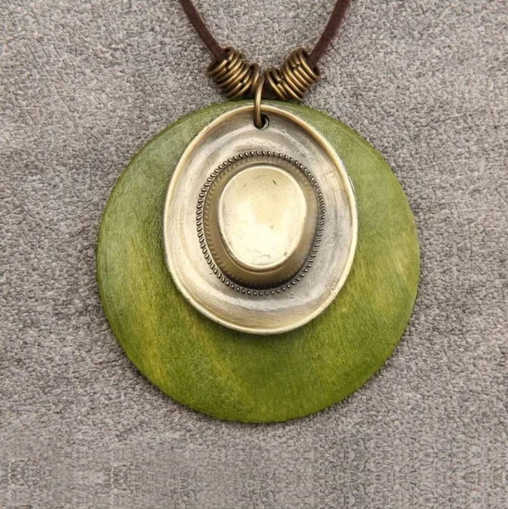 Timeless Vintage Green Wooden Pendant Necklace Color Bronze Hat.Unisex!